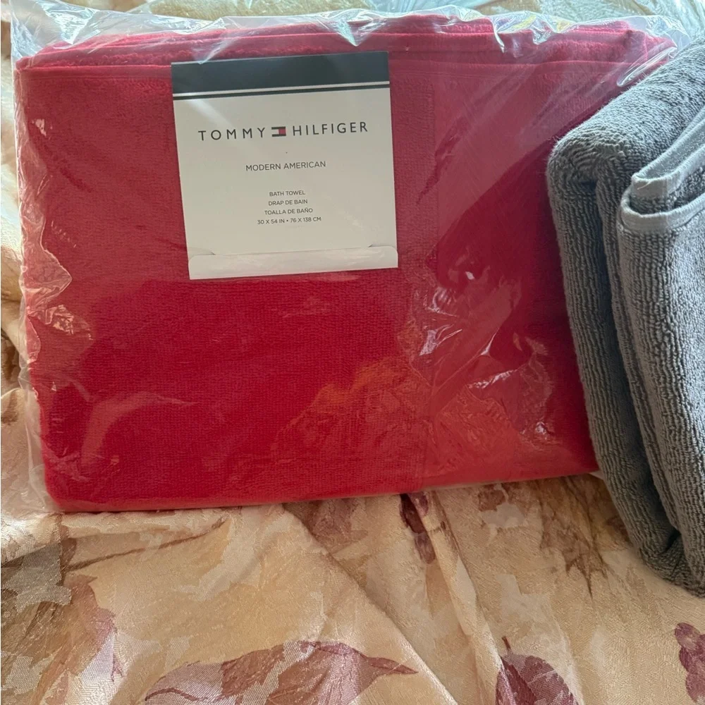 Tommy Hilfiger Classic  Bath Towel (multiple COLORS)